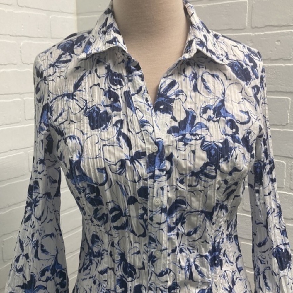 brina & em Button down Textured Blouse Blue & White Sz L - Picture 2 of 7